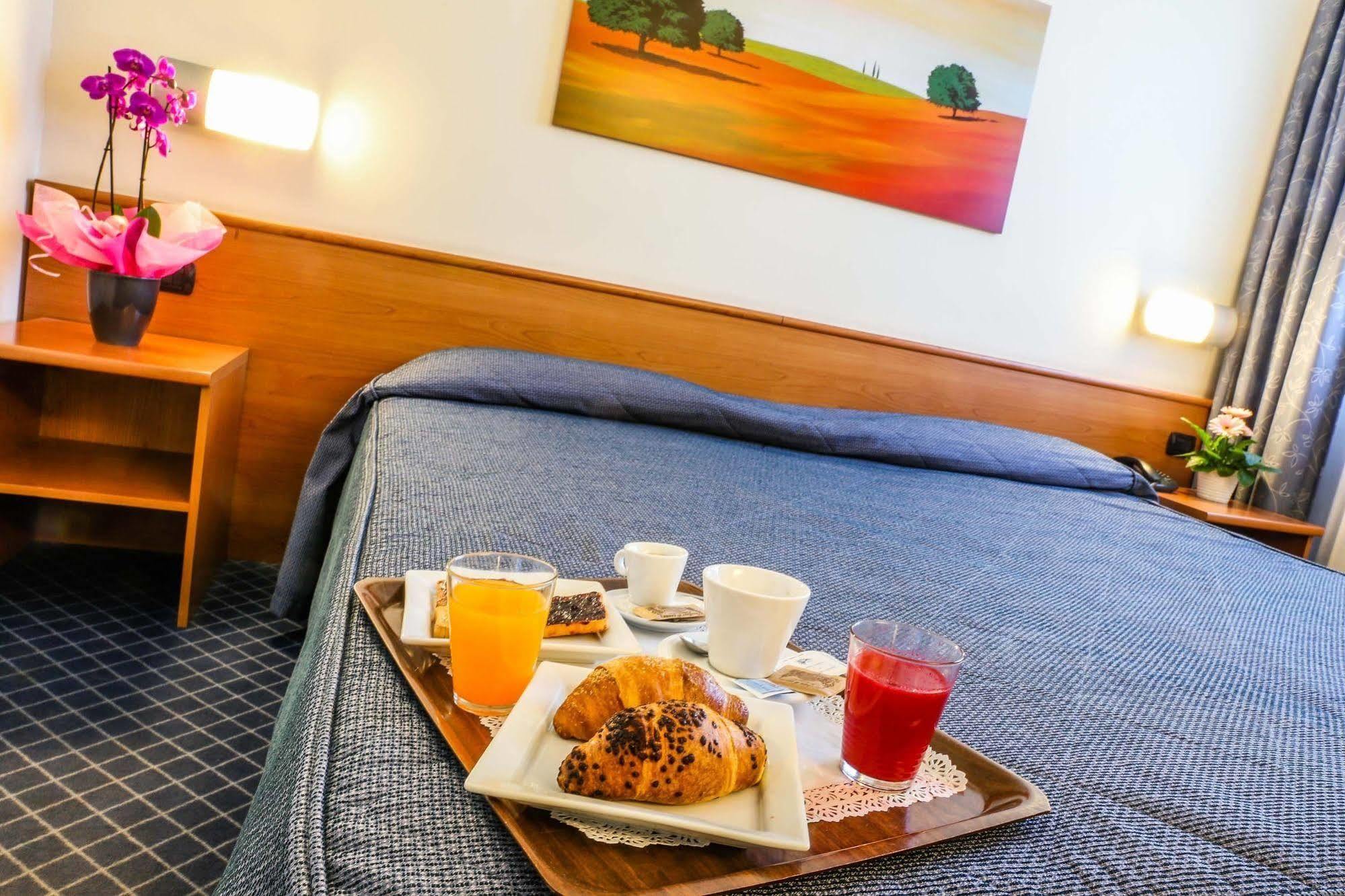 Hotel Gallia Pianezza Luaran gambar