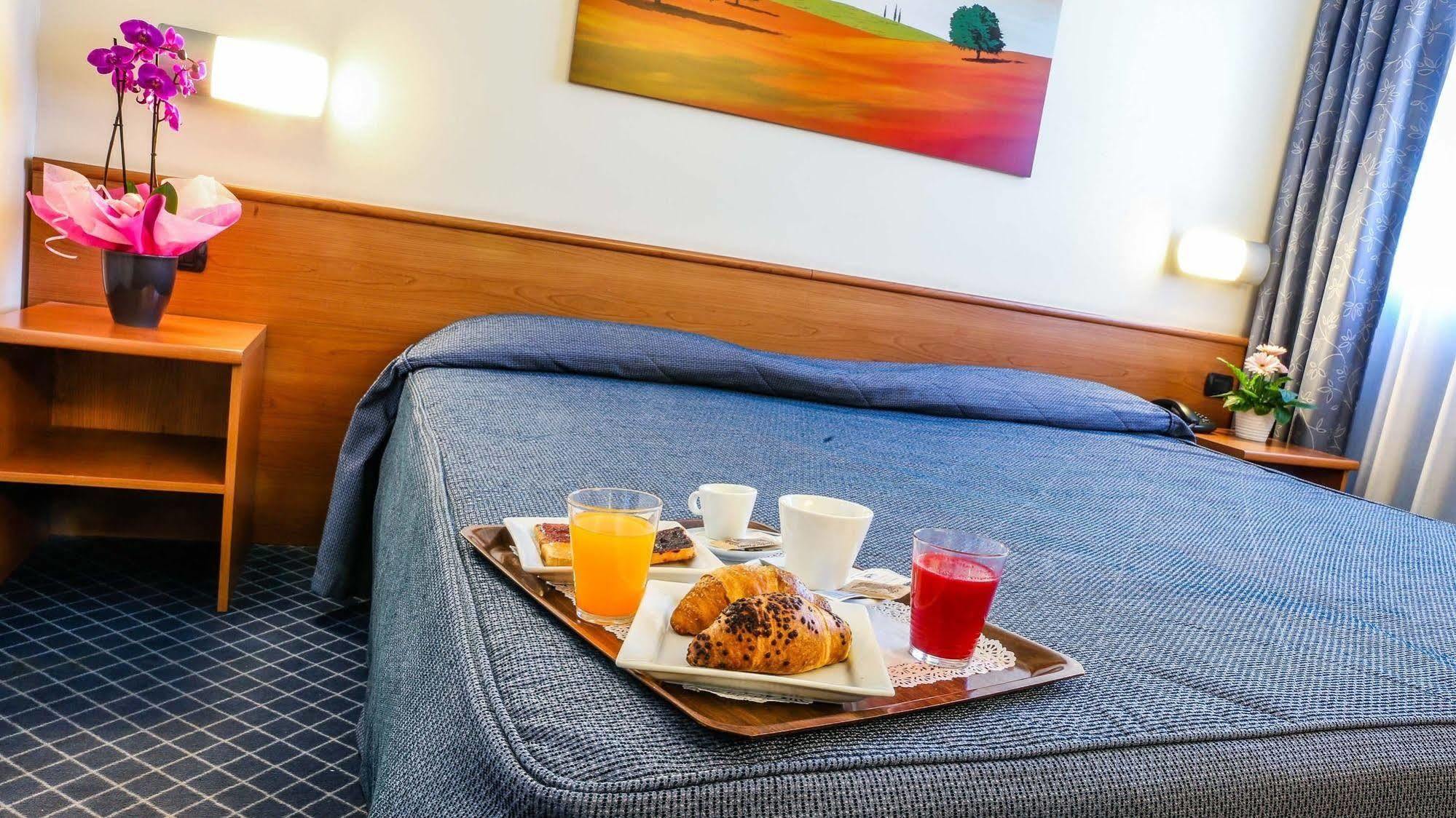 Hotel Gallia Pianezza Luaran gambar
