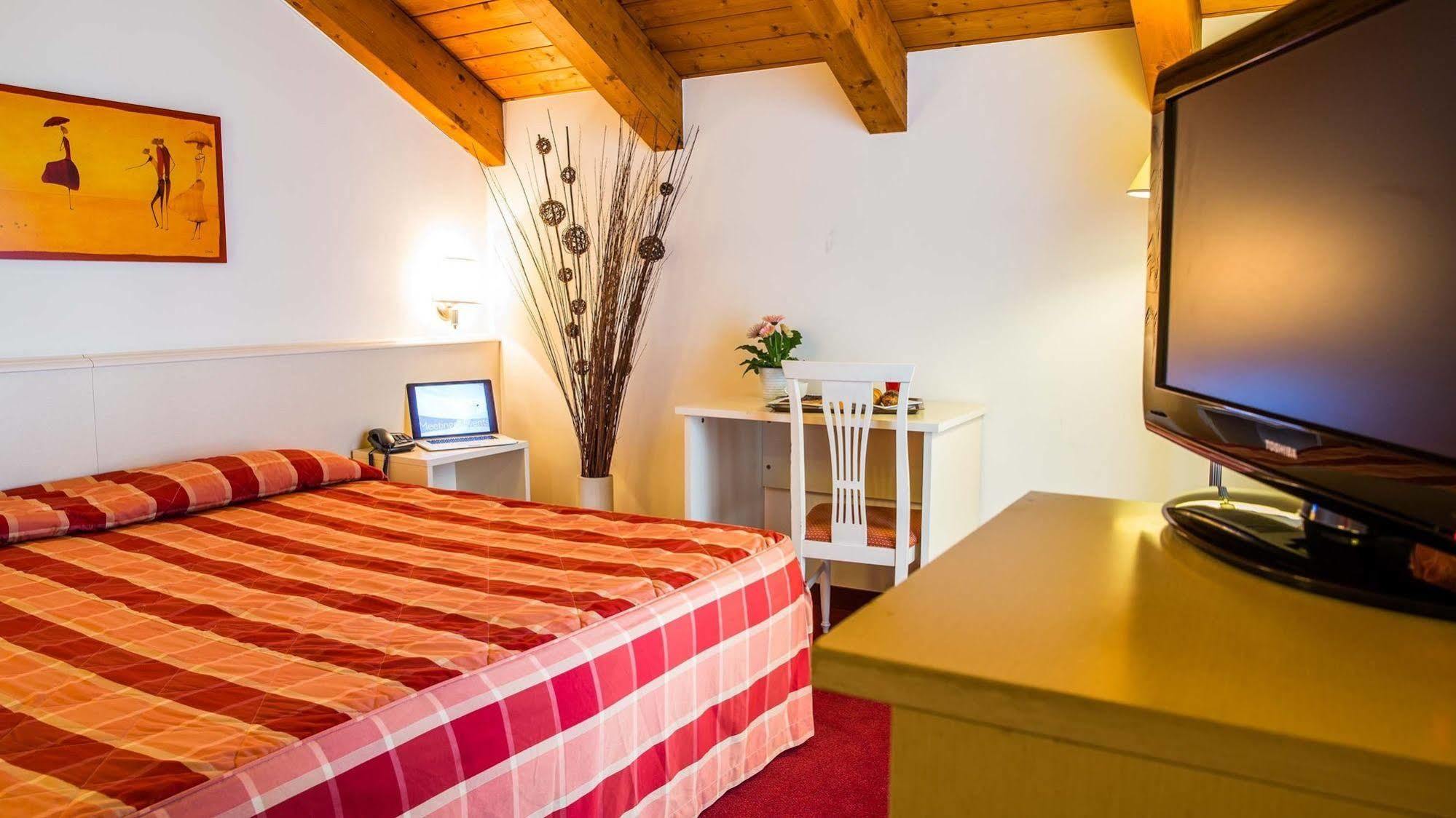 Hotel Gallia Pianezza Luaran gambar