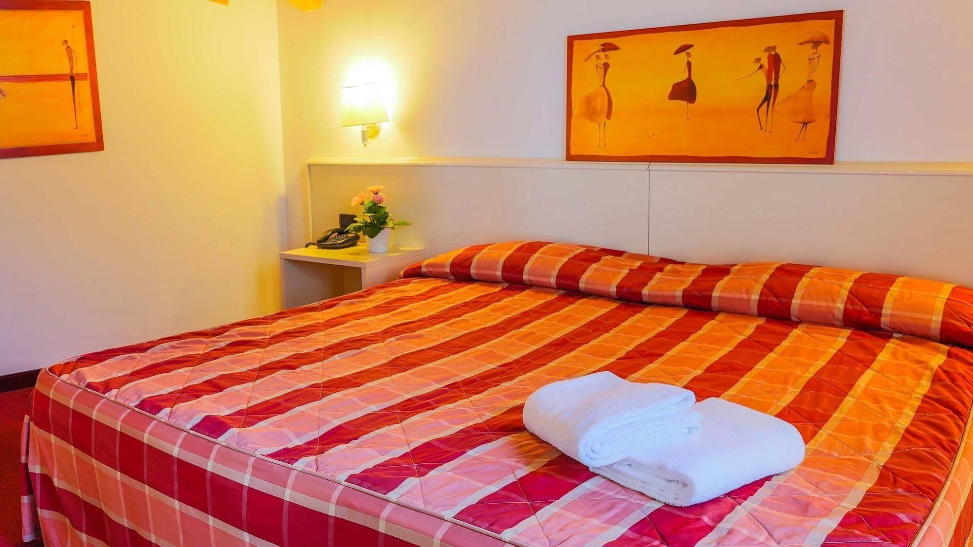 Hotel Gallia Pianezza Luaran gambar