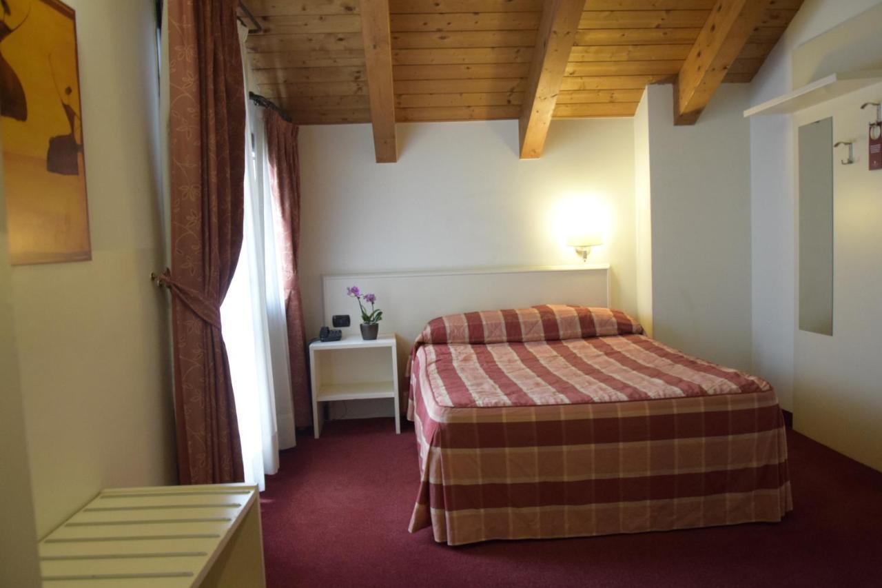 Hotel Gallia Pianezza Luaran gambar